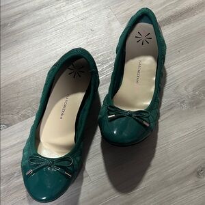 Isaac Mizrahi Green Flats with Bow Accent